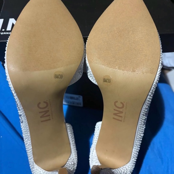 Elegant White and Silver Women's Heels - Picture 4 of 5